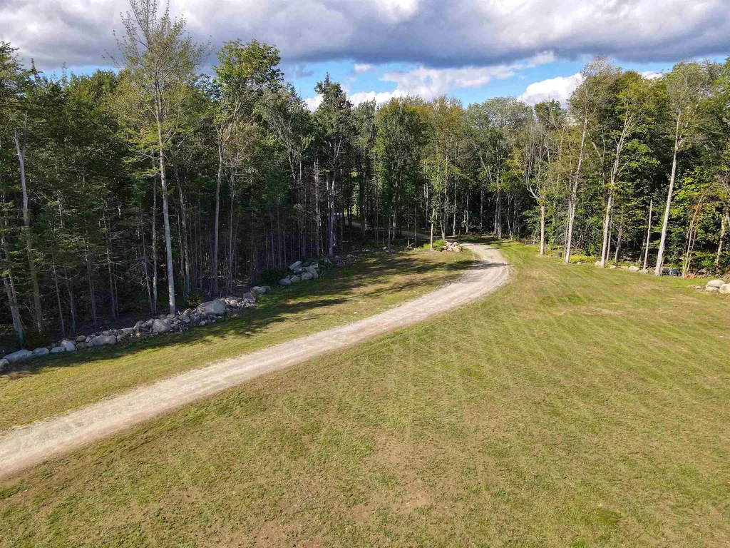 362 Cross Road Rumney NH 03266
