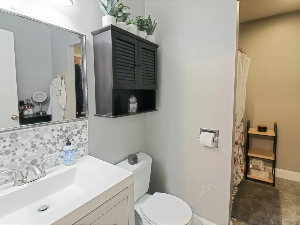 8 Chelsea Circle South Burlington VT 05403
