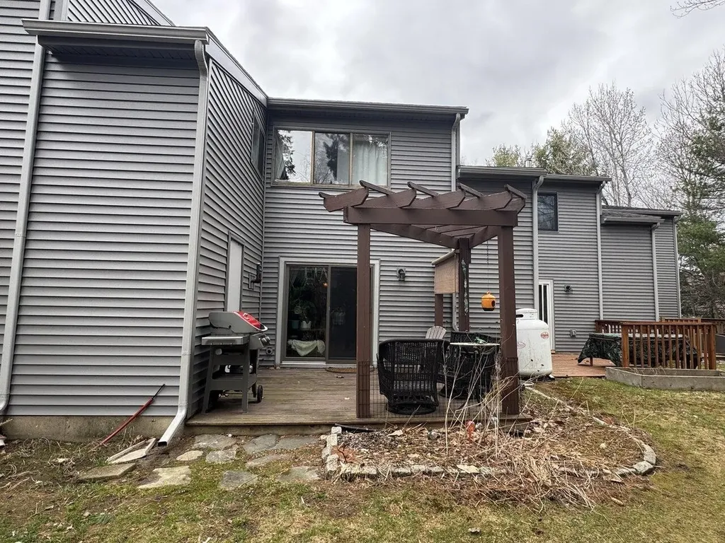 8 Chelsea Circle South Burlington VT 05403