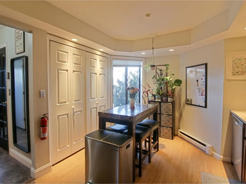 8 Chelsea Circle South Burlington VT 05403