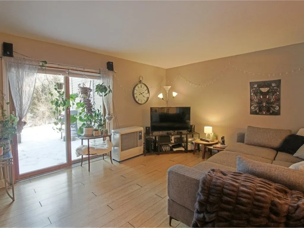 8 Chelsea Circle South Burlington VT 05403