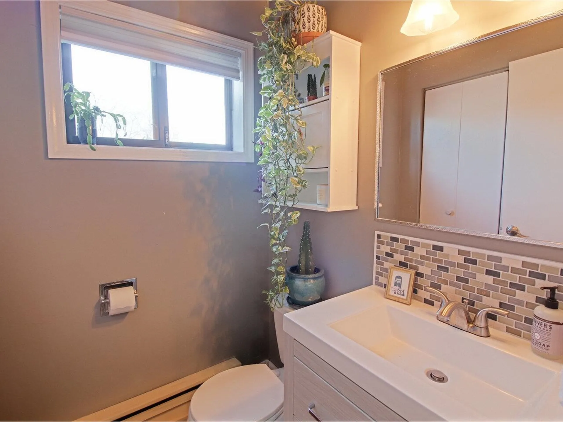 8 Chelsea Circle South Burlington VT 05403
