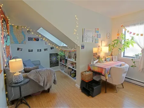 8 Chelsea Circle South Burlington VT 05403