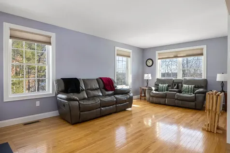 2 Wood Ridge Lane Exeter NH 03833