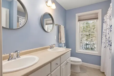 2 Wood Ridge Lane Exeter NH 03833