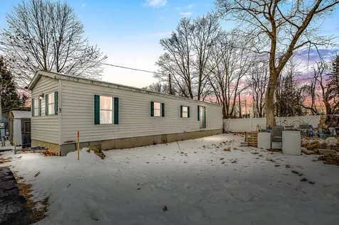 1338 Woodbury Avenue Portsmouth NH 03801