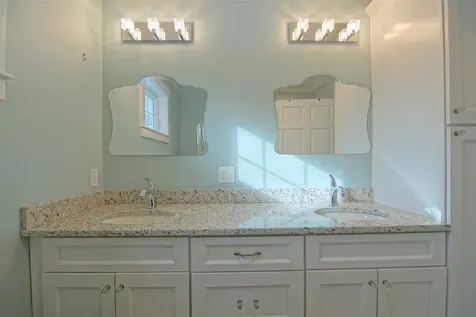 4 Spring Lane Eliot ME 03903