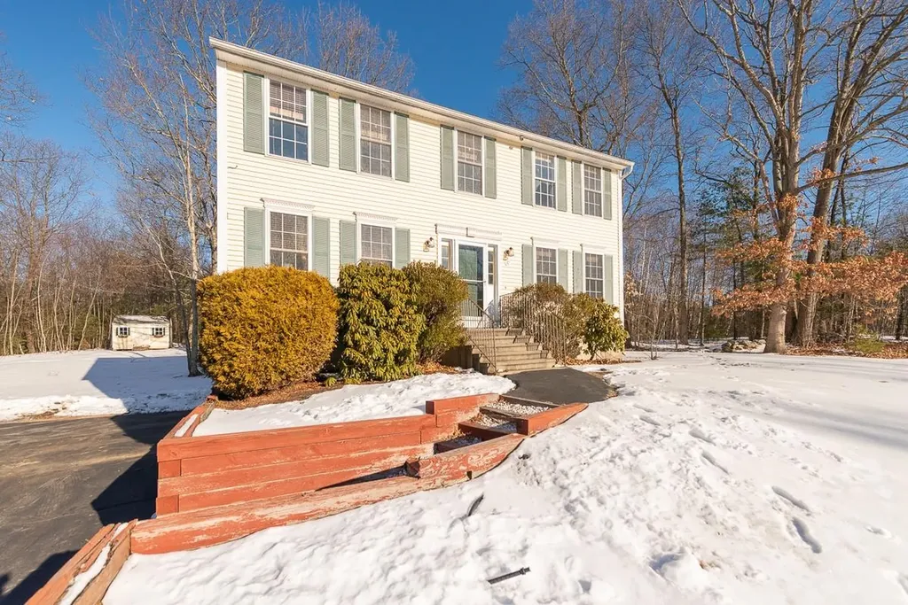 37 Drew Woods Drive Derry NH 03038
