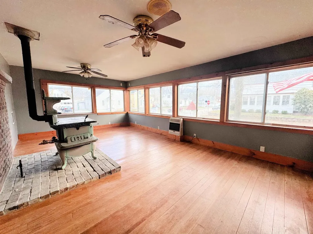 15 Washington Street Rochester NH 03867