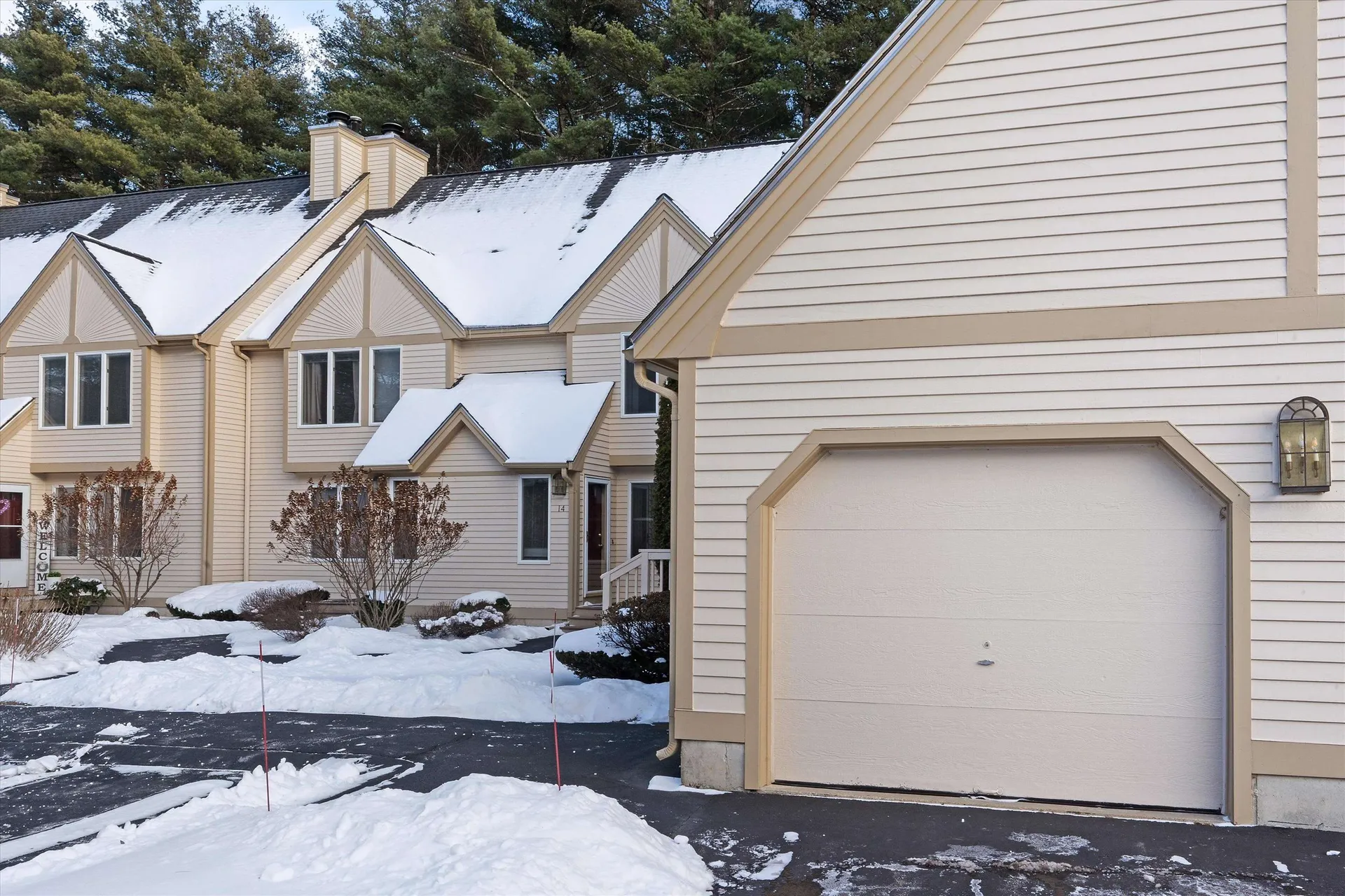 14 Salisbury Road Nashua NH 03064