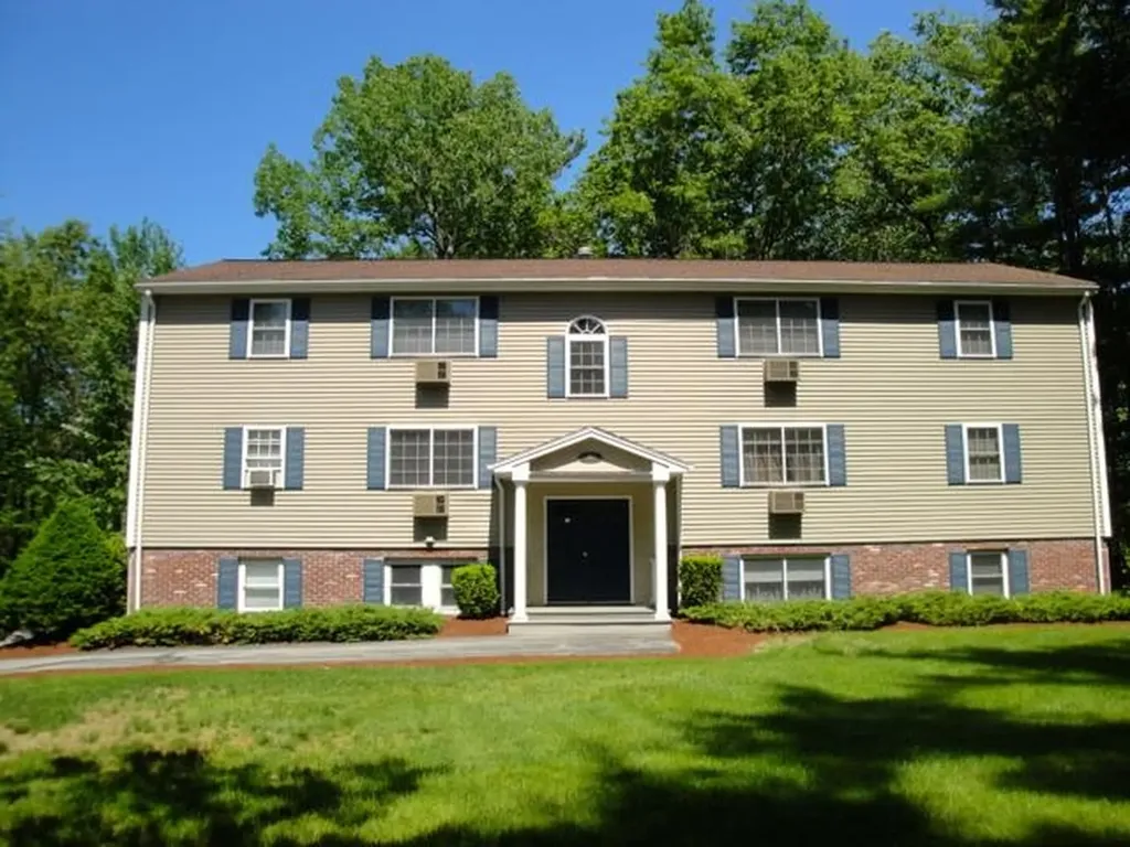 136 Turkey Hill Road Merrimack NH 03054