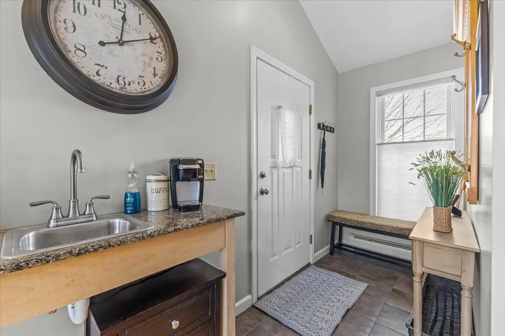 27 Muirfield Road Burlington VT 05408