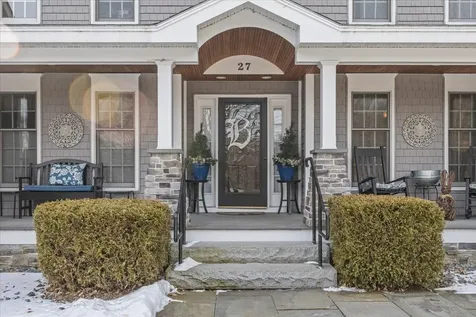 27 Muirfield Road Burlington VT 05408