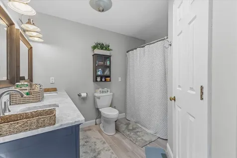 27 Muirfield Road Burlington VT 05408