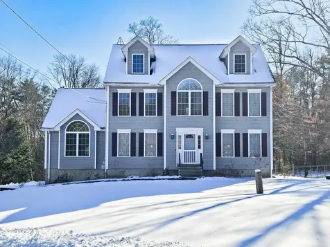 748 Raymond Road Chester NH 03036