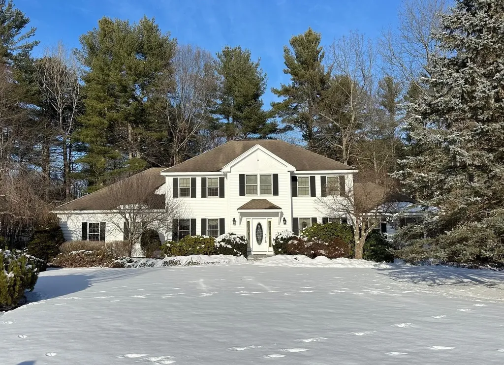 12 Quarry Road Nashua NH 03062
