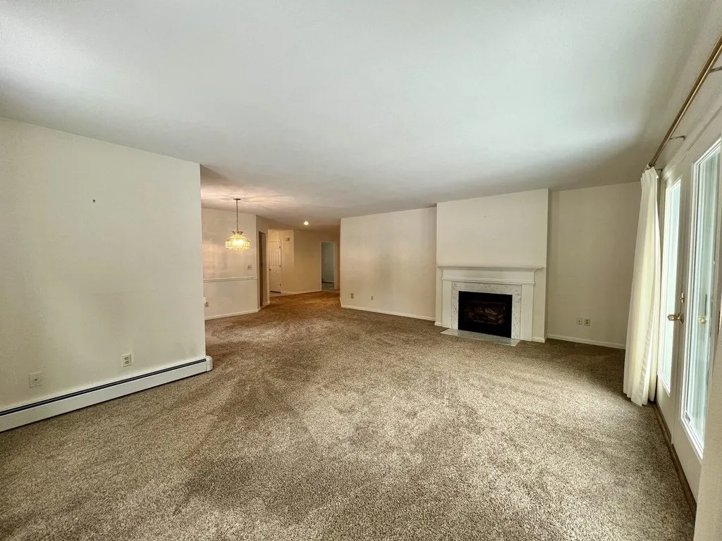 10 Cardinal Lane Essex VT 05452