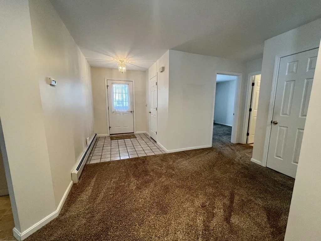 10 Cardinal Lane Essex VT 05452