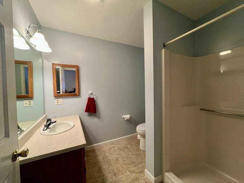 10 Cardinal Lane Essex VT 05452