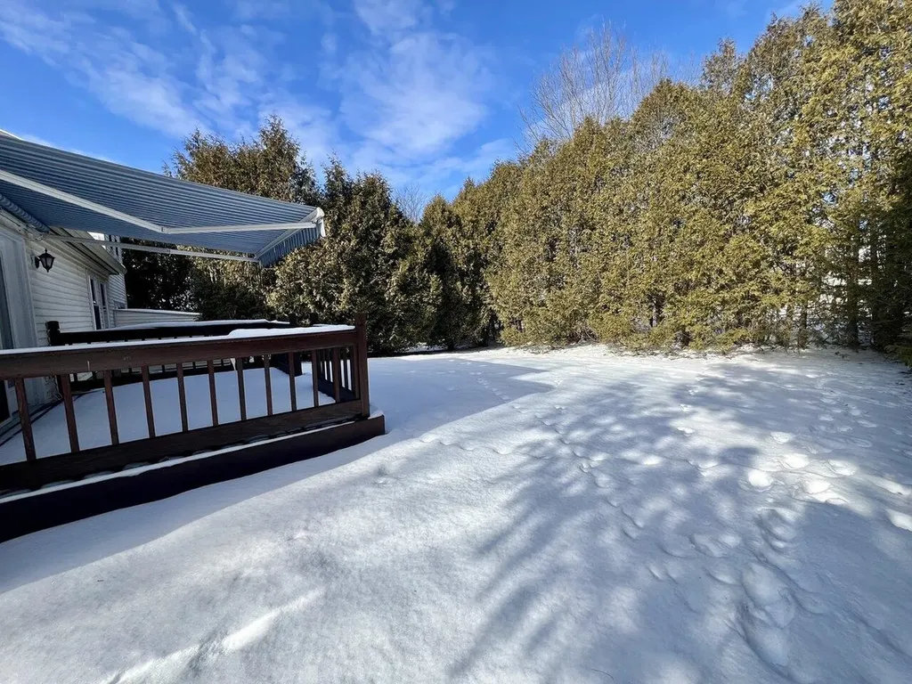 10 Cardinal Lane Essex VT 05452