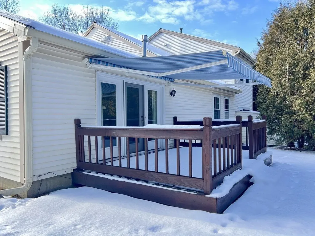 10 Cardinal Lane Essex VT 05452