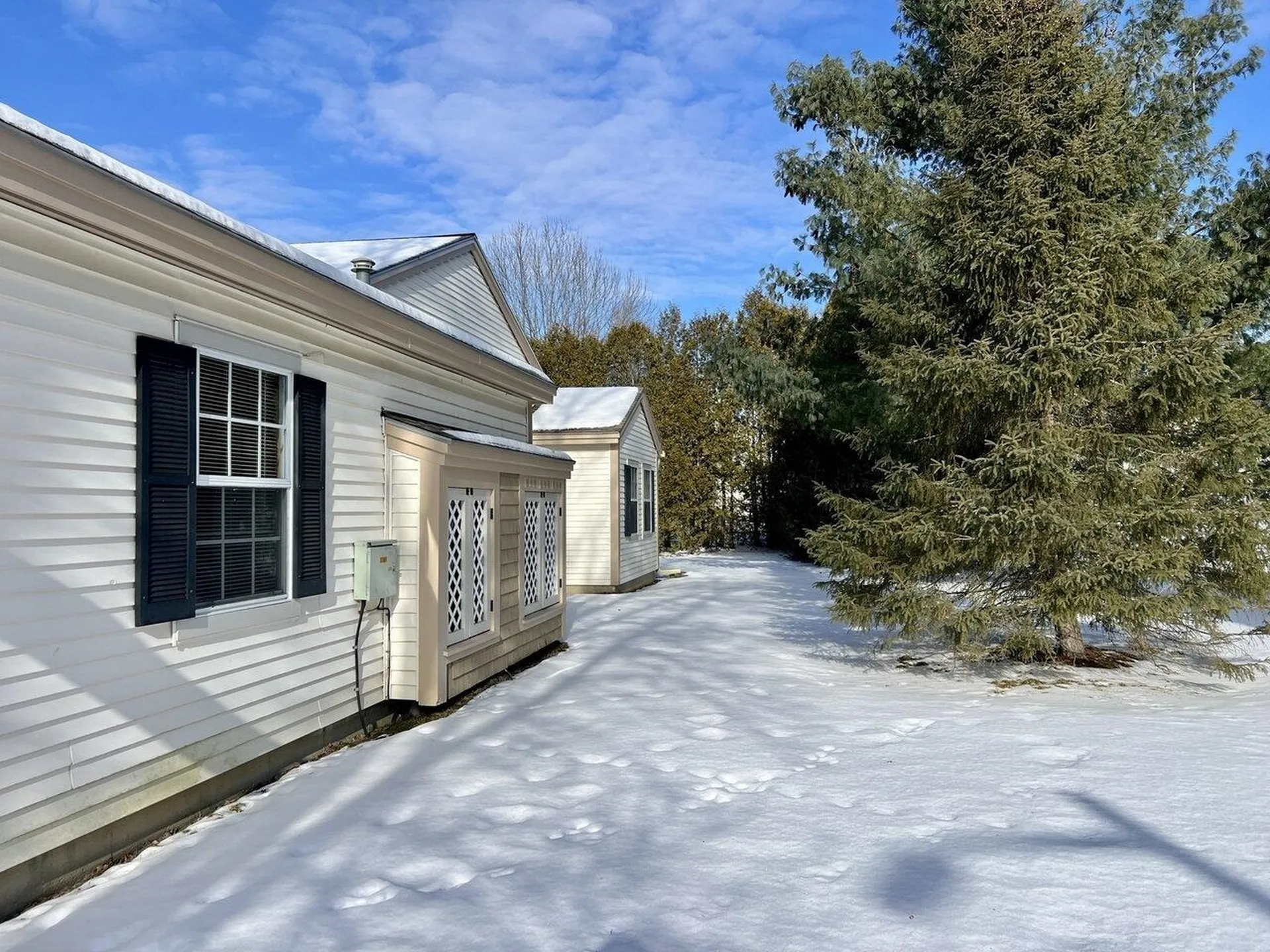 10 Cardinal Lane Essex VT 05452