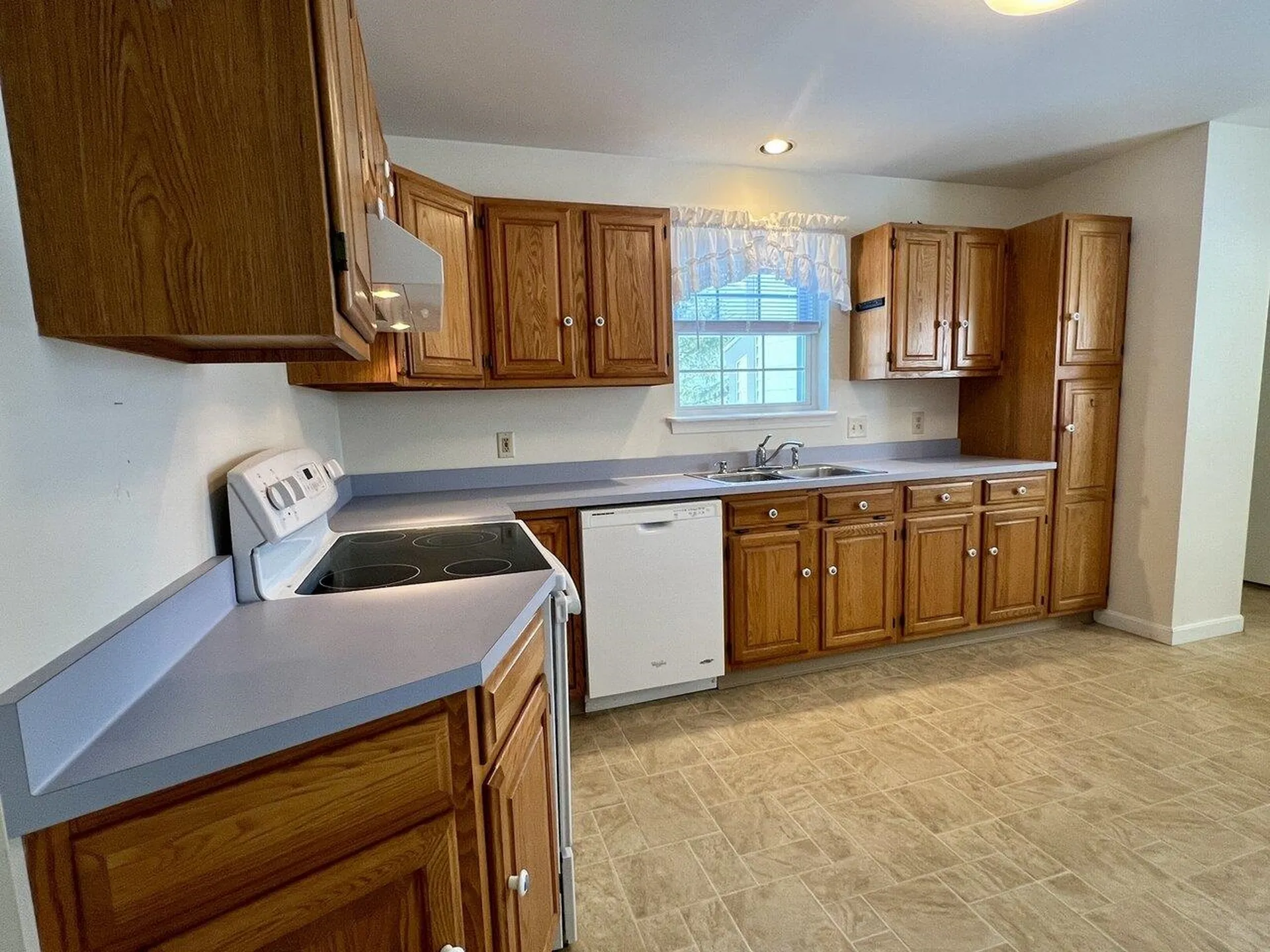 10 Cardinal Lane Essex VT 05452