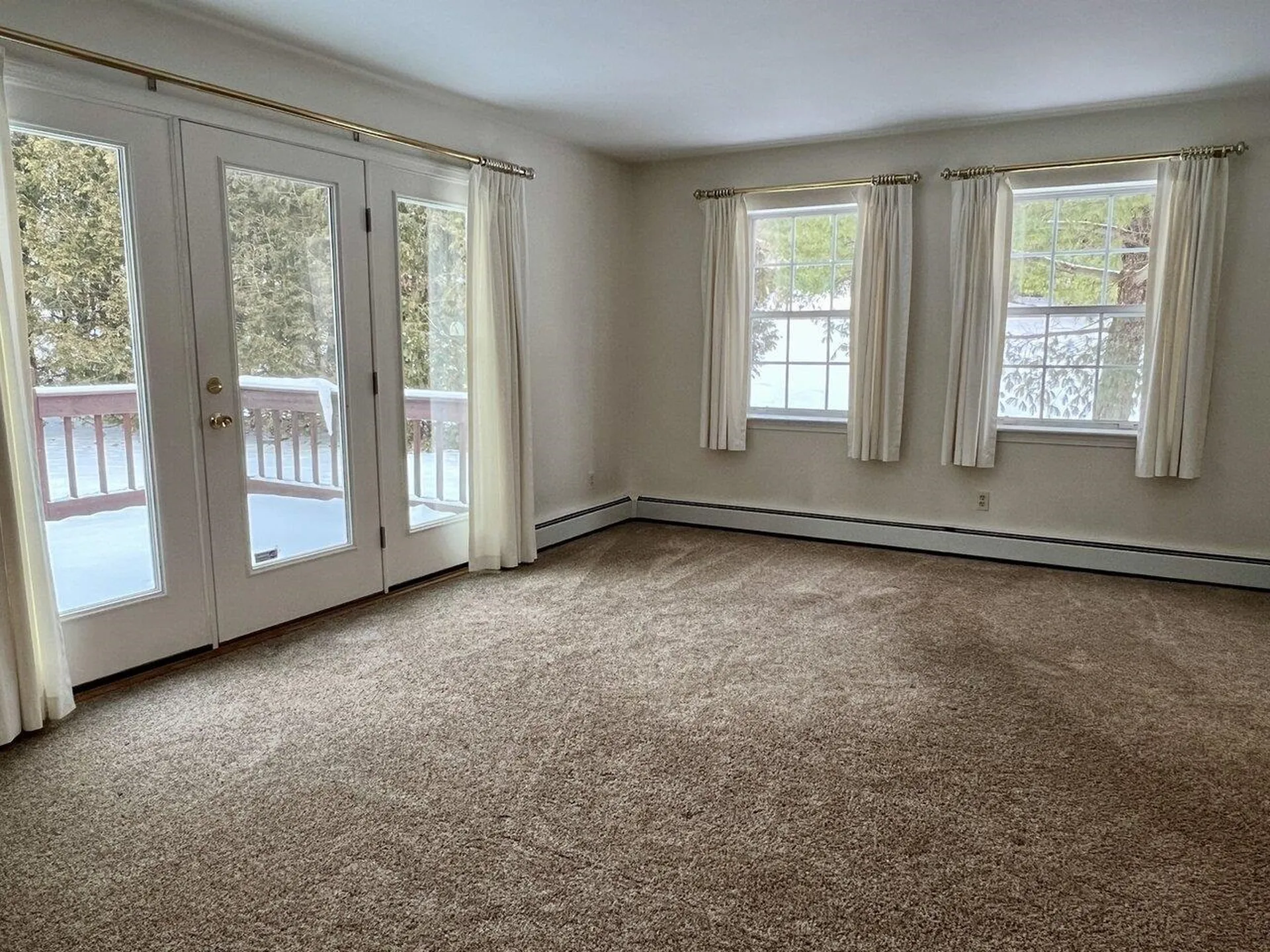 10 Cardinal Lane Essex VT 05452