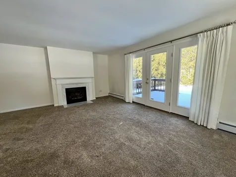 10 Cardinal Lane Essex VT 05452