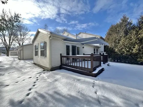10 Cardinal Lane Essex VT 05452