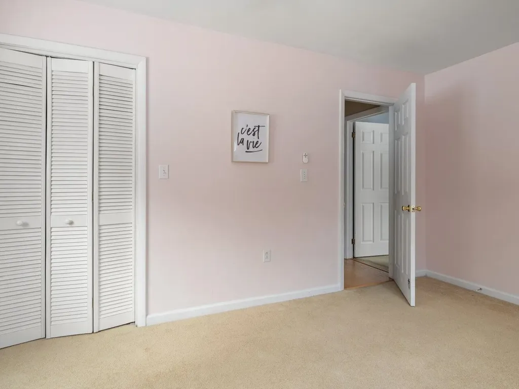 87 Robin Road Colchester VT 05446