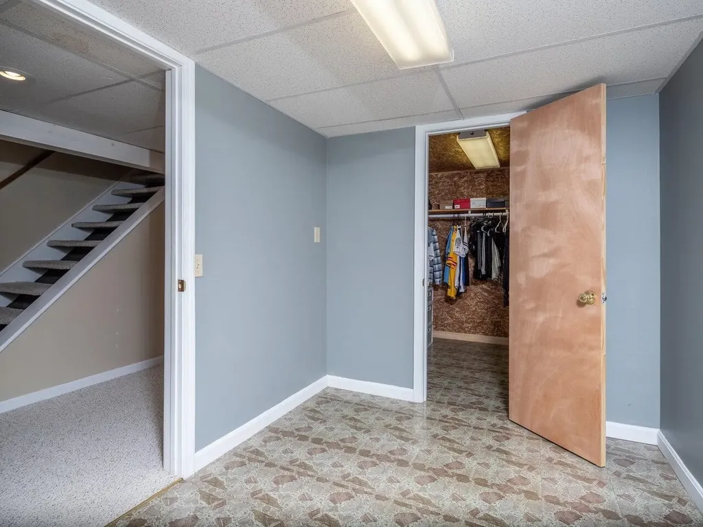 87 Robin Road Colchester VT 05446