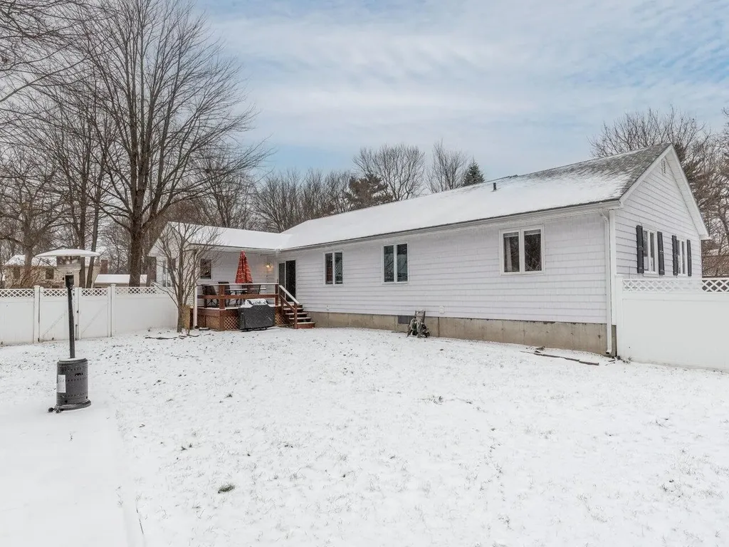 87 Robin Road Colchester VT 05446