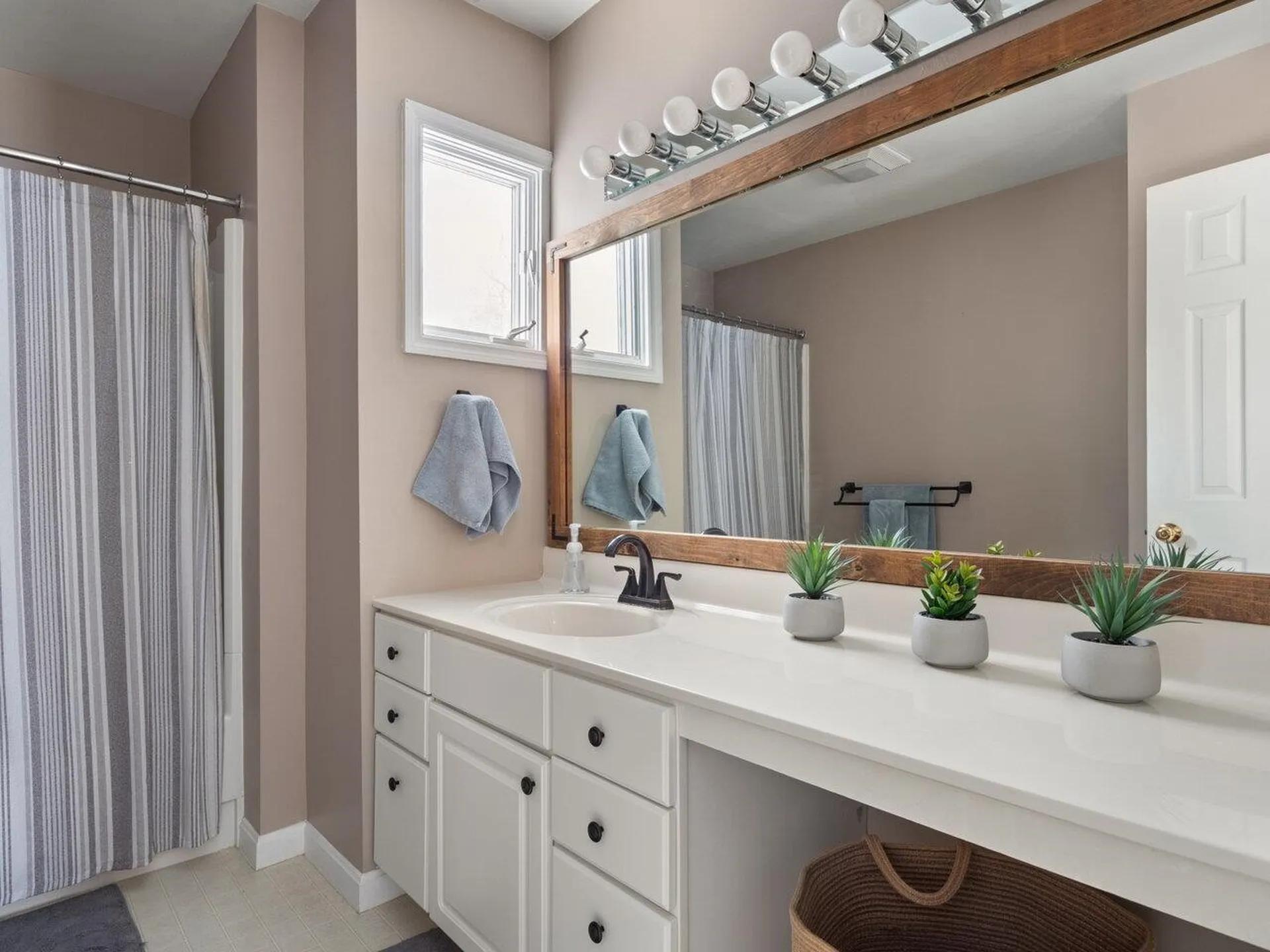 87 Robin Road Colchester VT 05446