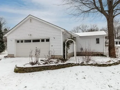 87 Robin Road Colchester VT 05446