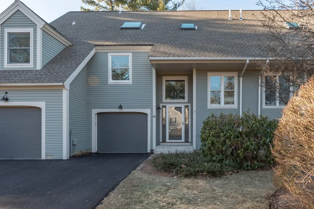 58 Hawthorne Village Road Nashua NH 03062