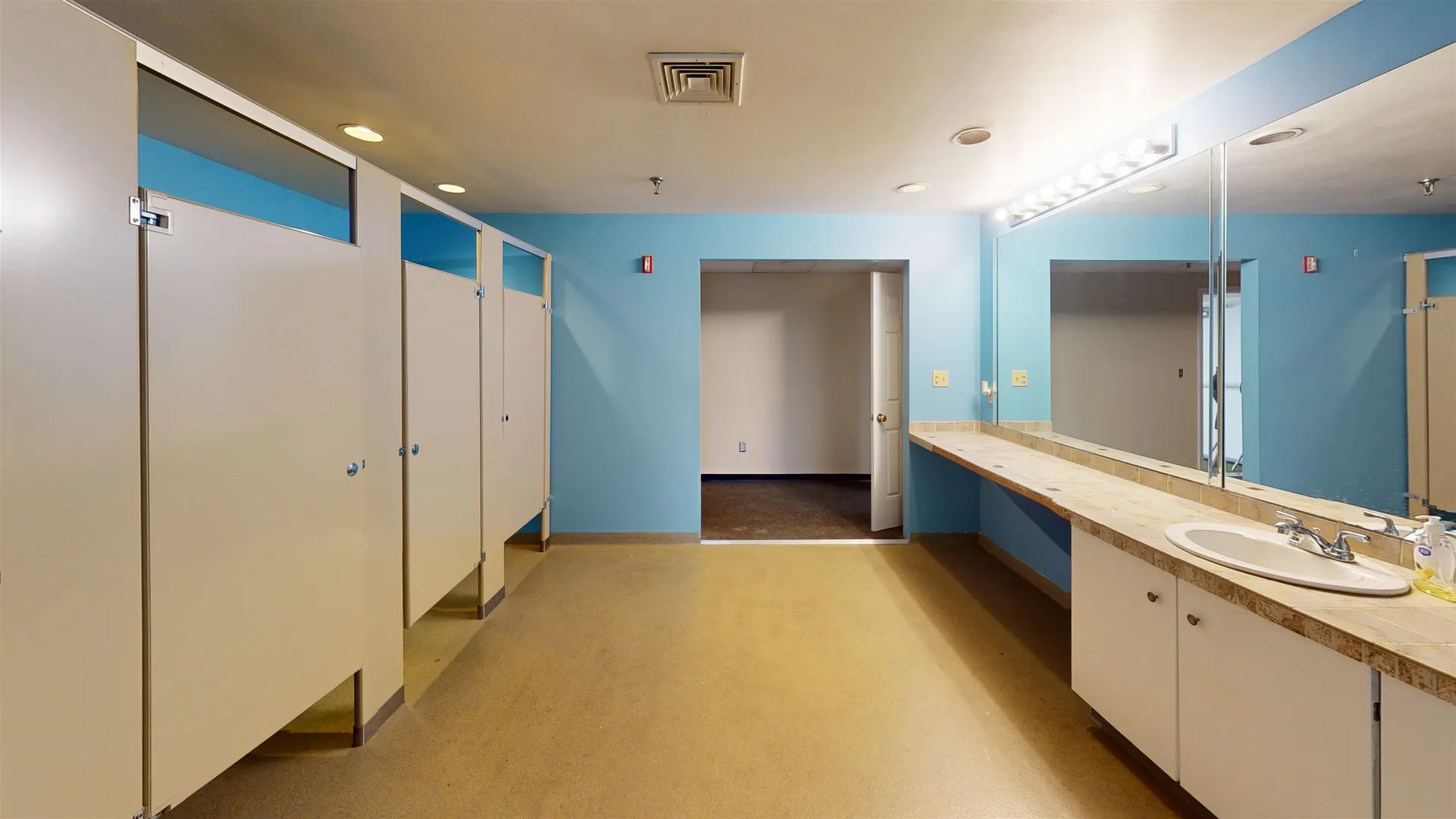 18 Lafayette Road North Hampton NH 03862