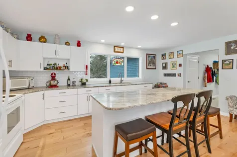 7 Falcon Way Hales Location NH 03860