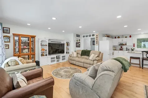 7 Falcon Way Hales Location NH 03860