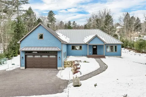 7 Falcon Way Hales Location NH 03860