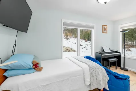 7 Falcon Way Hales Location NH 03860