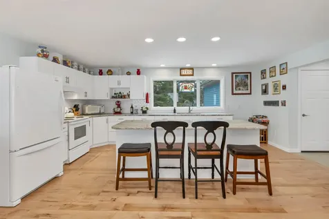 7 Falcon Way Hales Location NH 03860