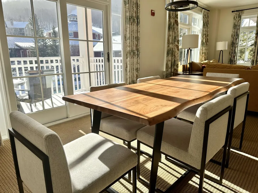 102 Forest 235 / Ii Drive Warren VT 05674