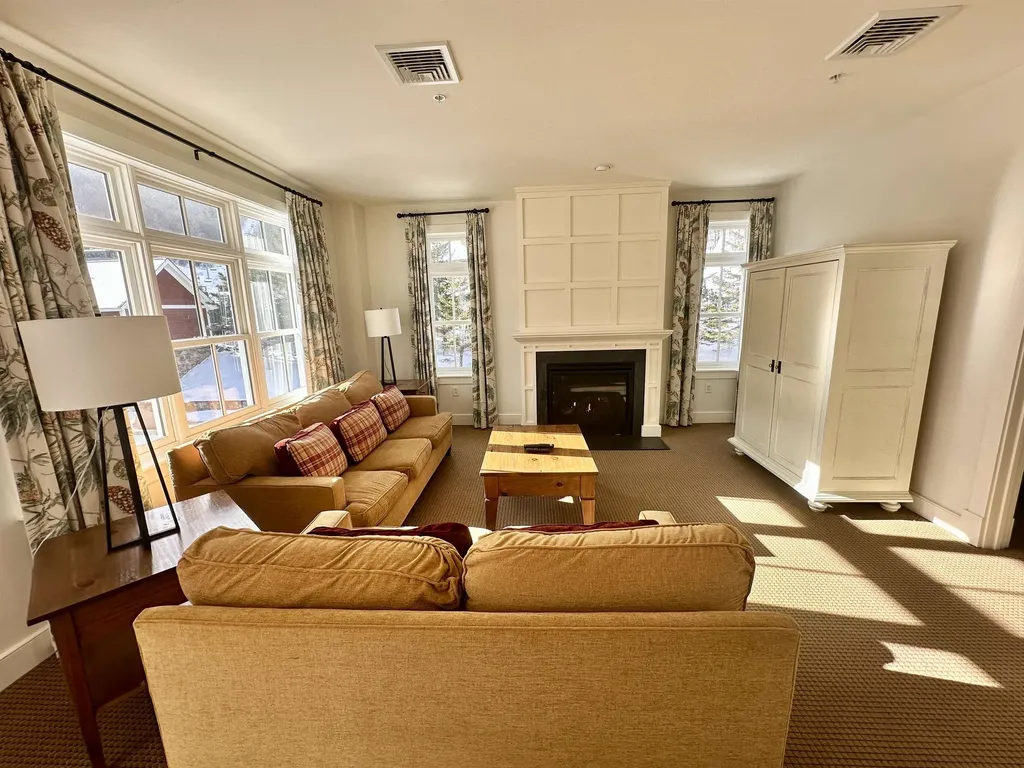 102 Forest 235 / Ii Drive Warren VT 05674