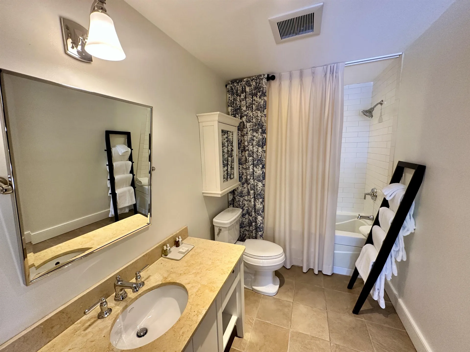 102 Forest 235 / Ii Drive Warren VT 05674