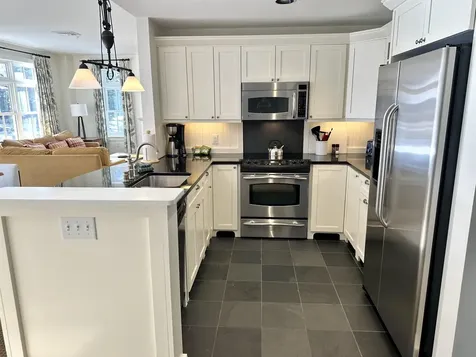 102 Forest 235 / Ii Drive Warren VT 05674