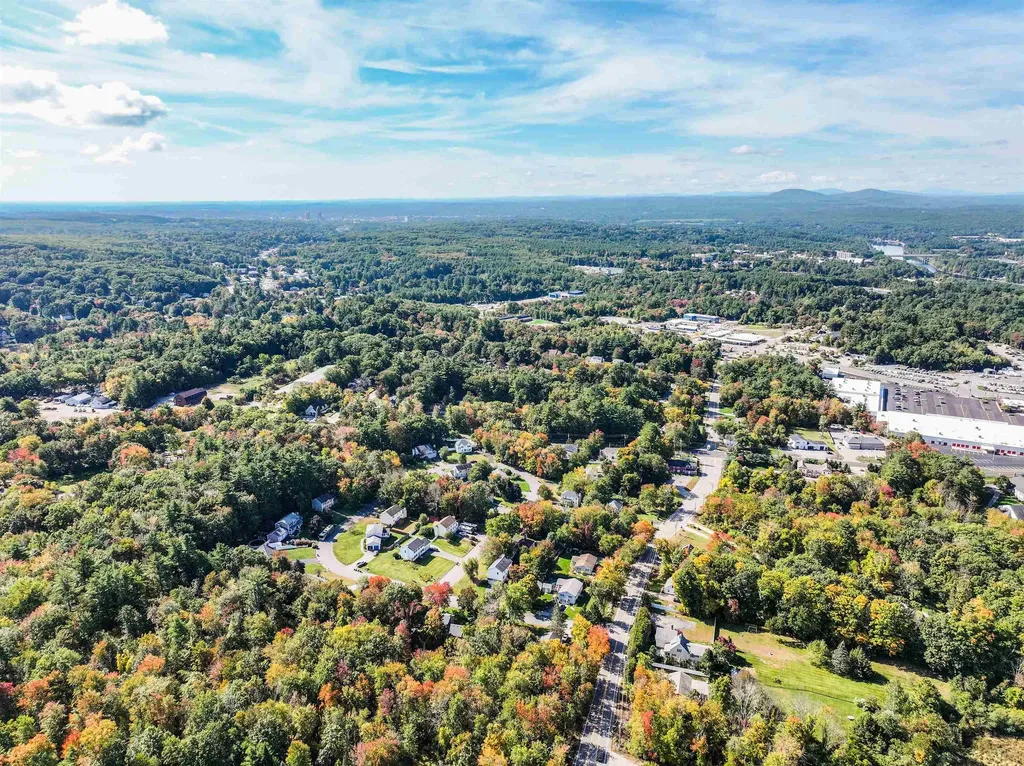 22 Harmony Lane Hooksett NH 03106