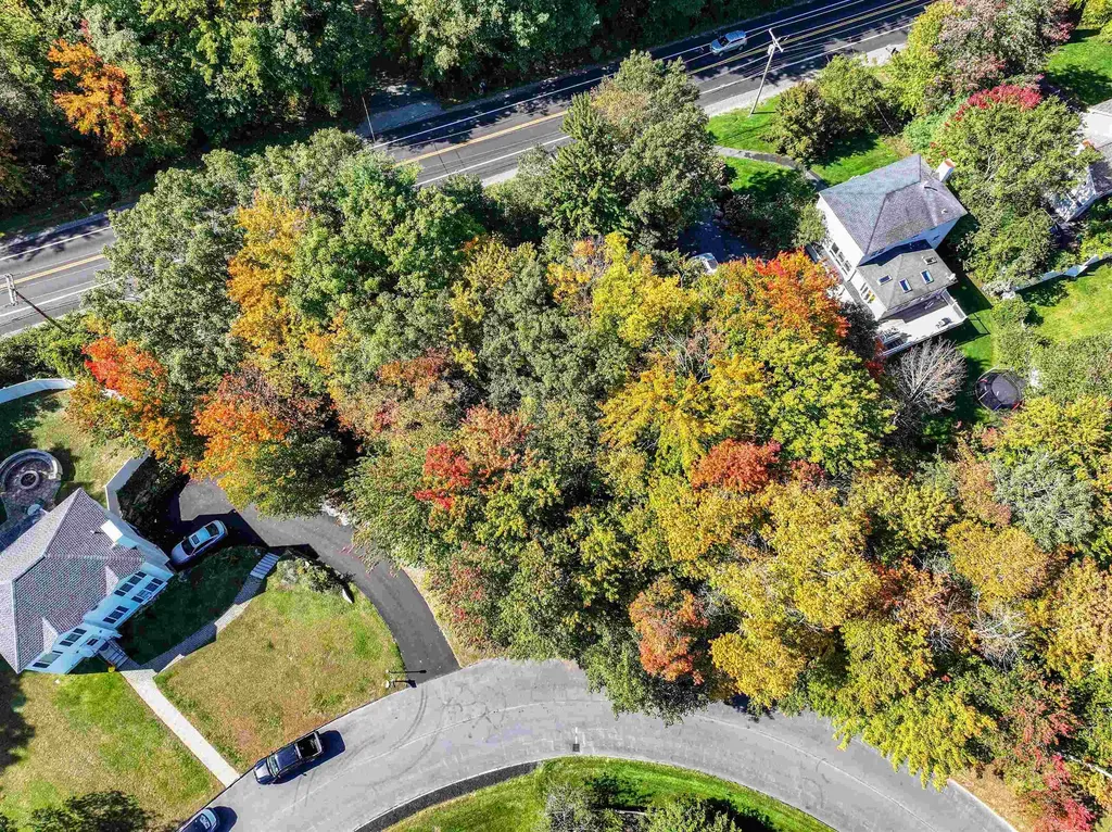 22 Harmony Lane Hooksett NH 03106