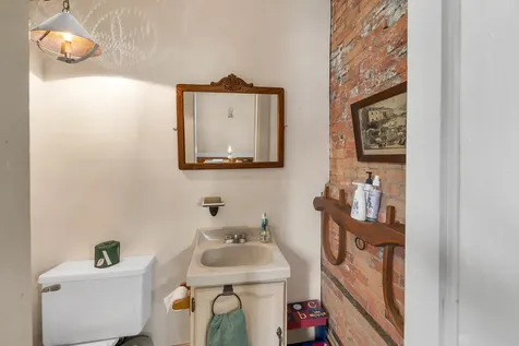 369 Middle Road Tuftonboro NH 03816