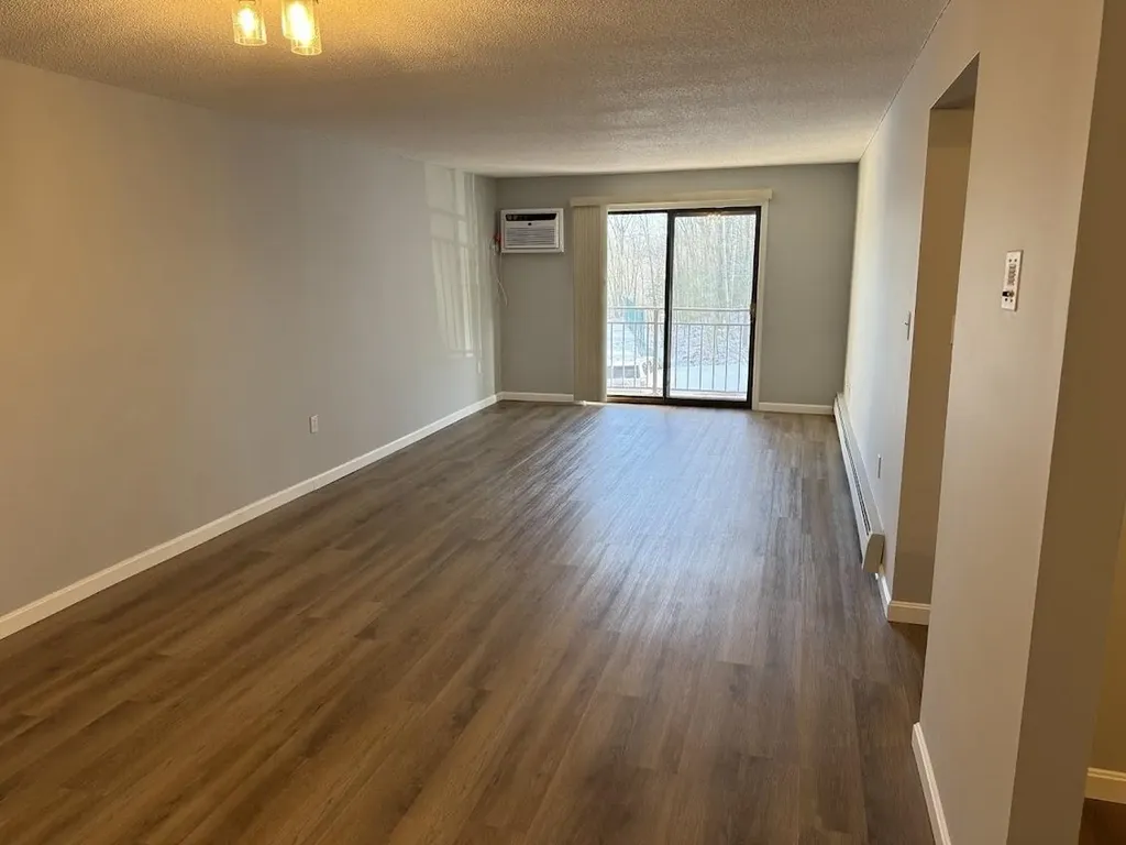 19 Country Club Drive Manchester NH 03102